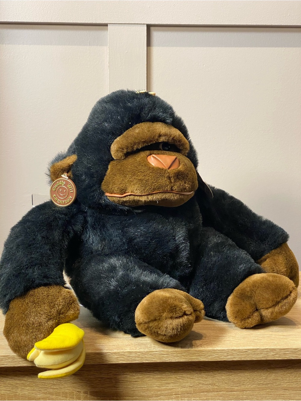 CUDDLE WIT GORILLA WITH BANANA 1992 Vintage 13” Brown Faux Leather Nose New